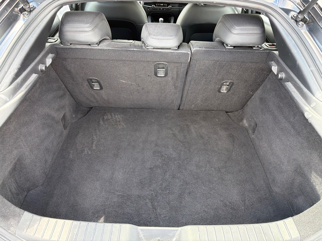 Photo 34 of this MAZDA MAZDA3