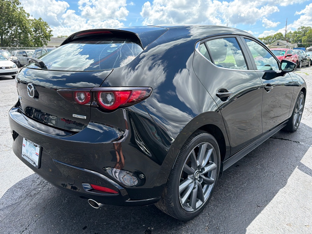 Photo 7 of this MAZDA MAZDA3