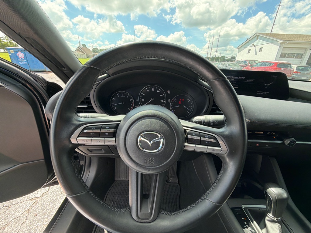 Photo 16 of this MAZDA MAZDA3