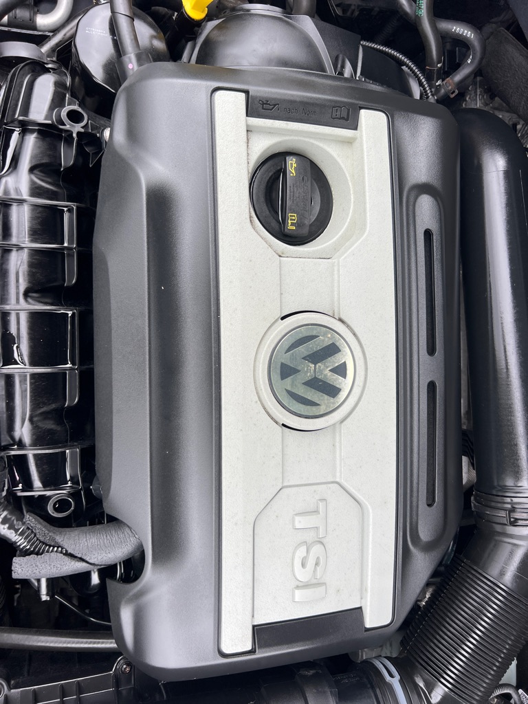 Photo 44 of this VOLKSWAGEN GTI