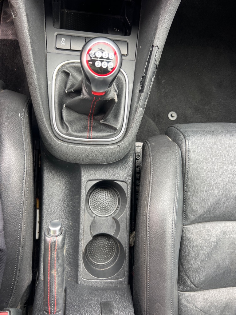 Photo 32 of this VOLKSWAGEN GTI