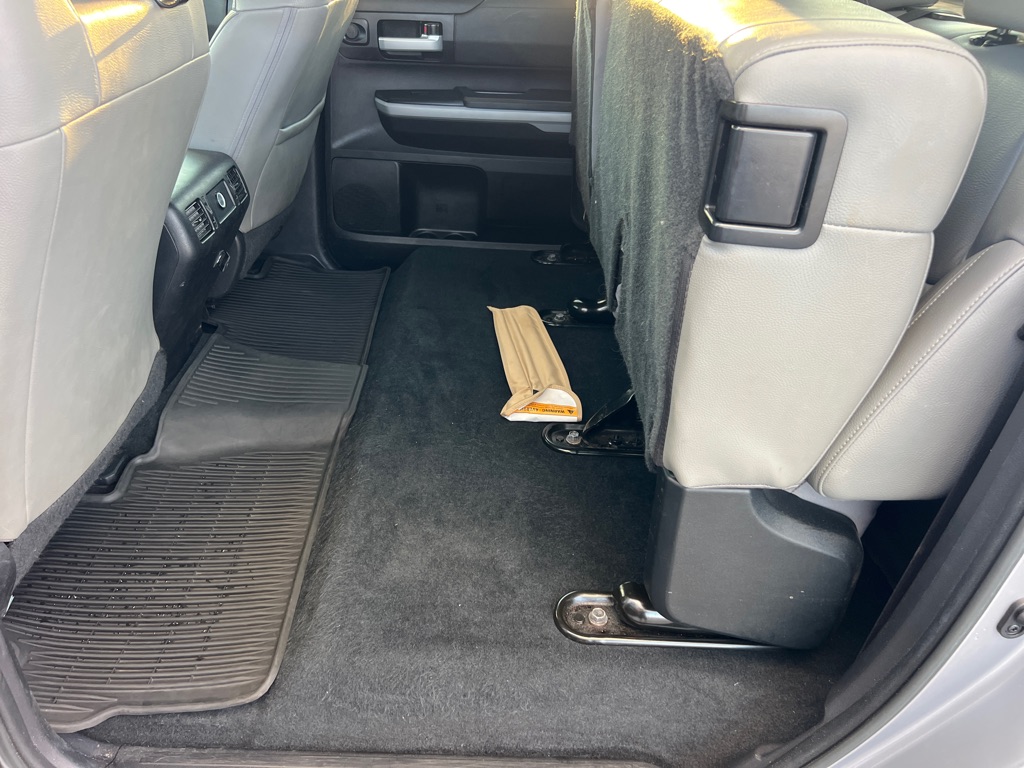 Photo 16 of this TOYOTA TUNDRA