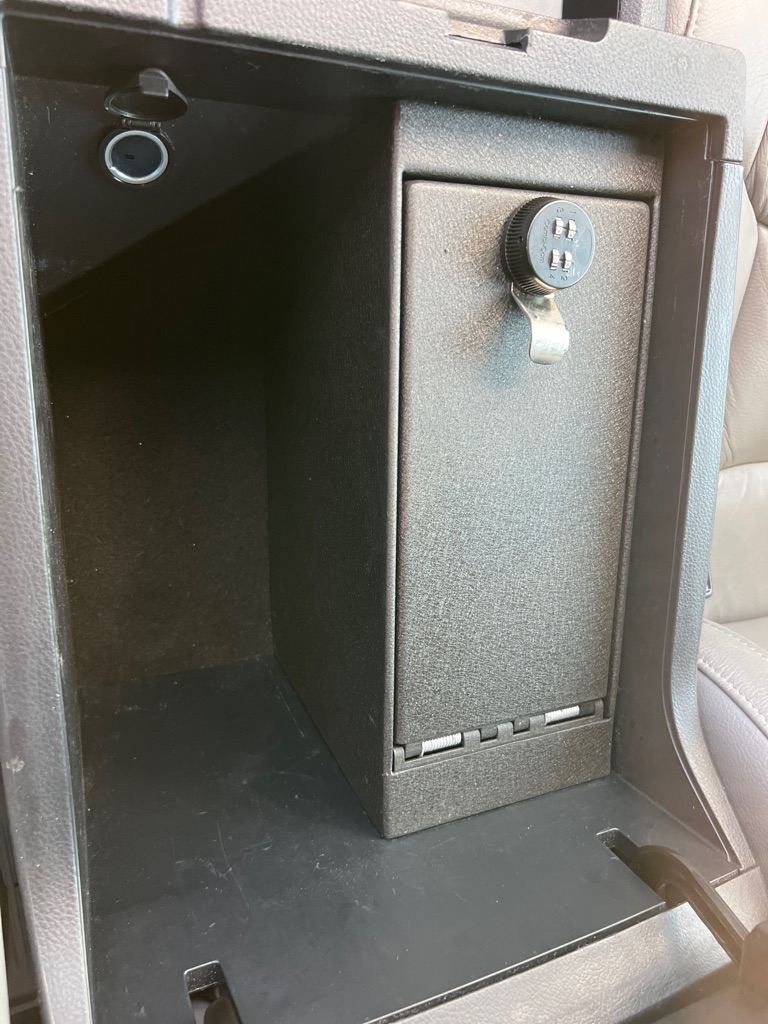 Photo 39 of this TOYOTA TUNDRA