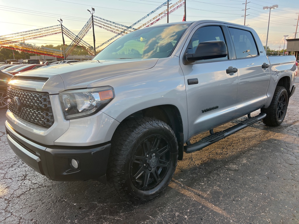 Photo 3 of this TOYOTA TUNDRA