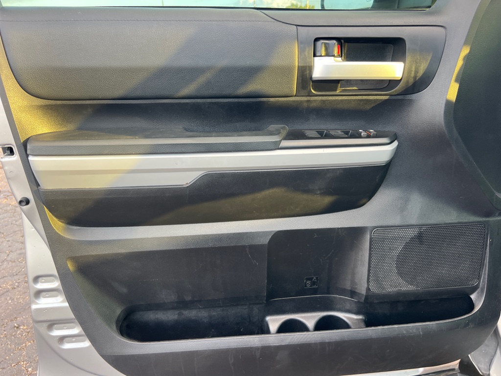 Photo 13 of this TOYOTA TUNDRA