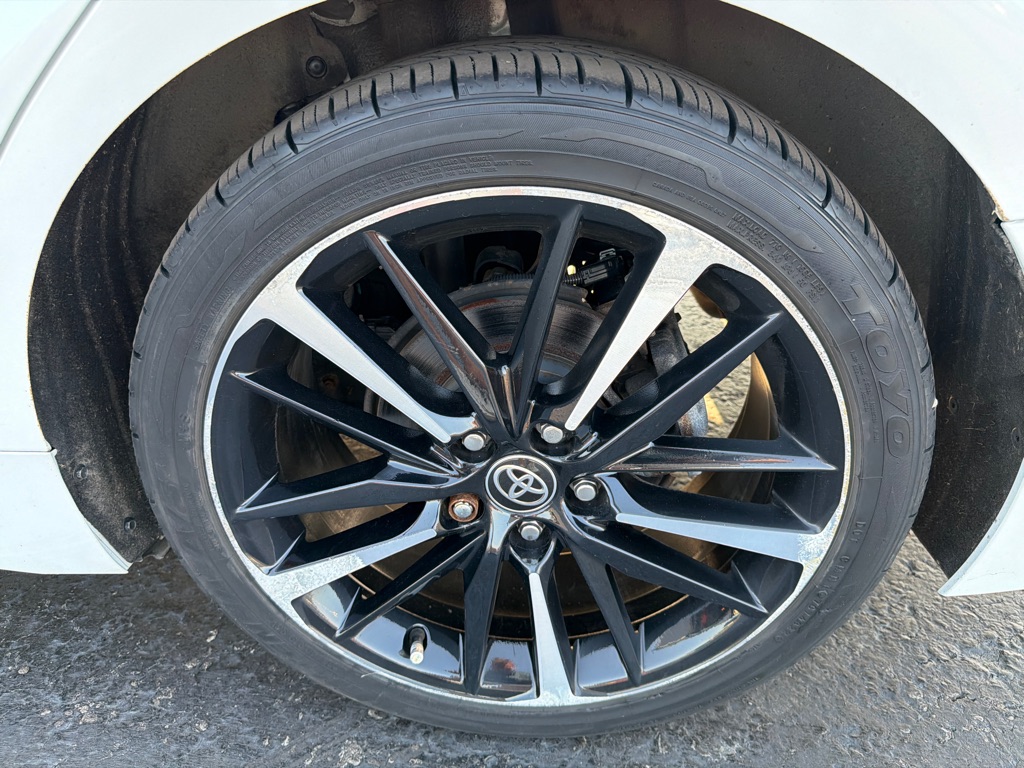 Photo 32 of this TOYOTA CAMRY