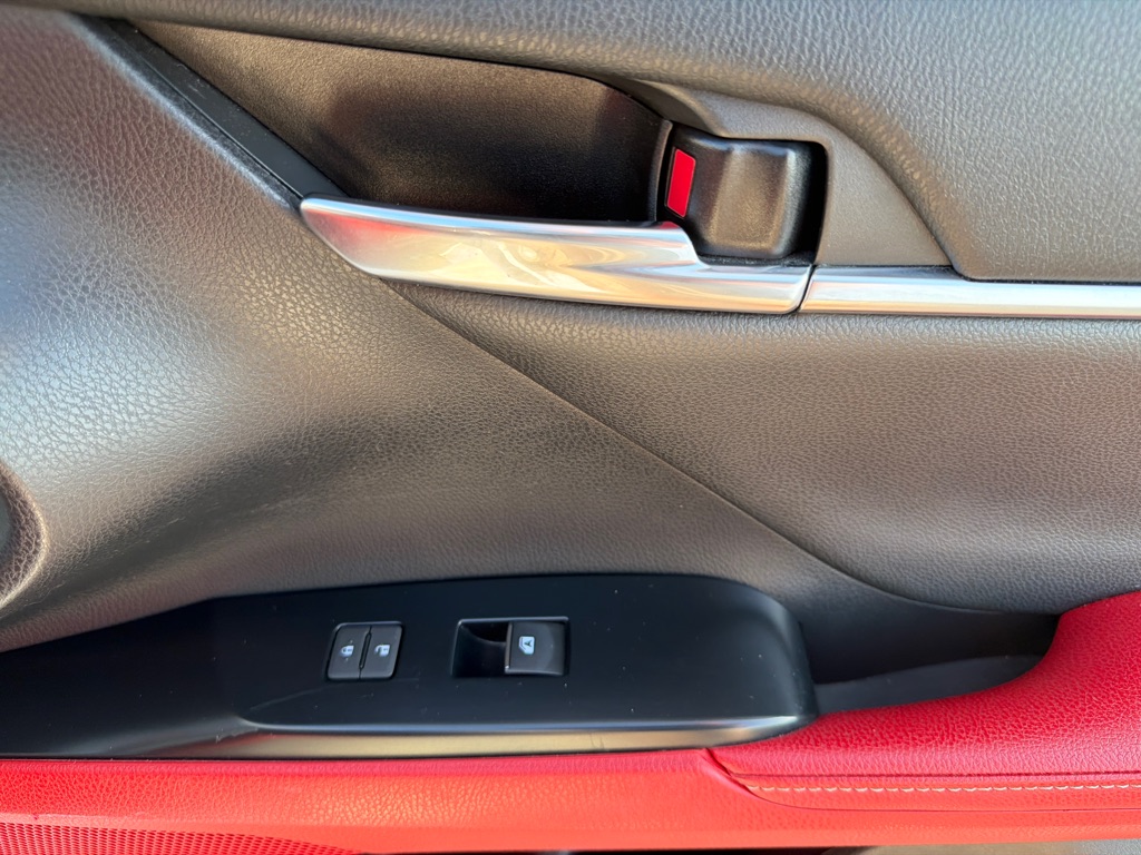Photo 16 of this TOYOTA CAMRY