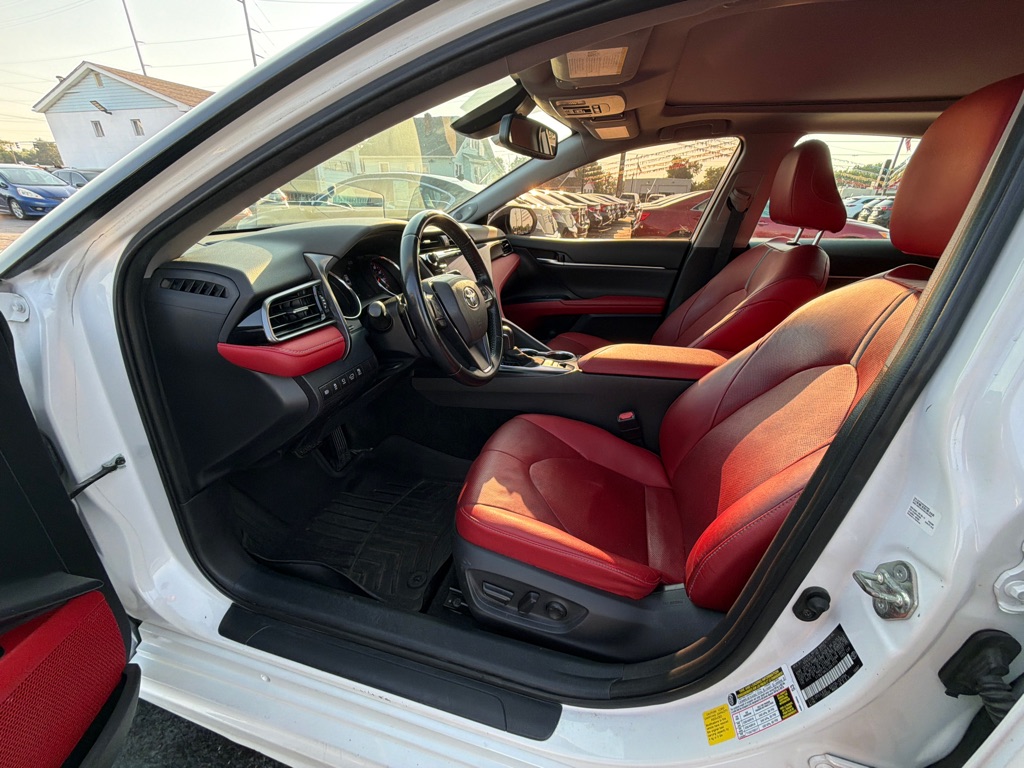 Photo 9 of this TOYOTA CAMRY