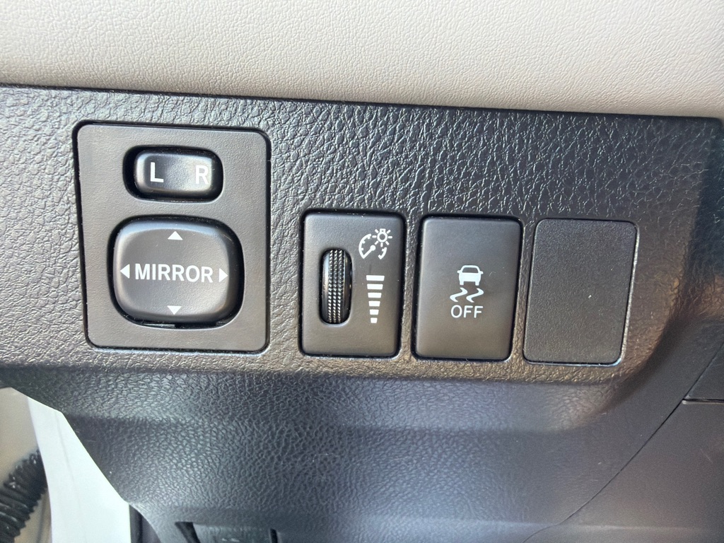 Photo 26 of this TOYOTA RAV4