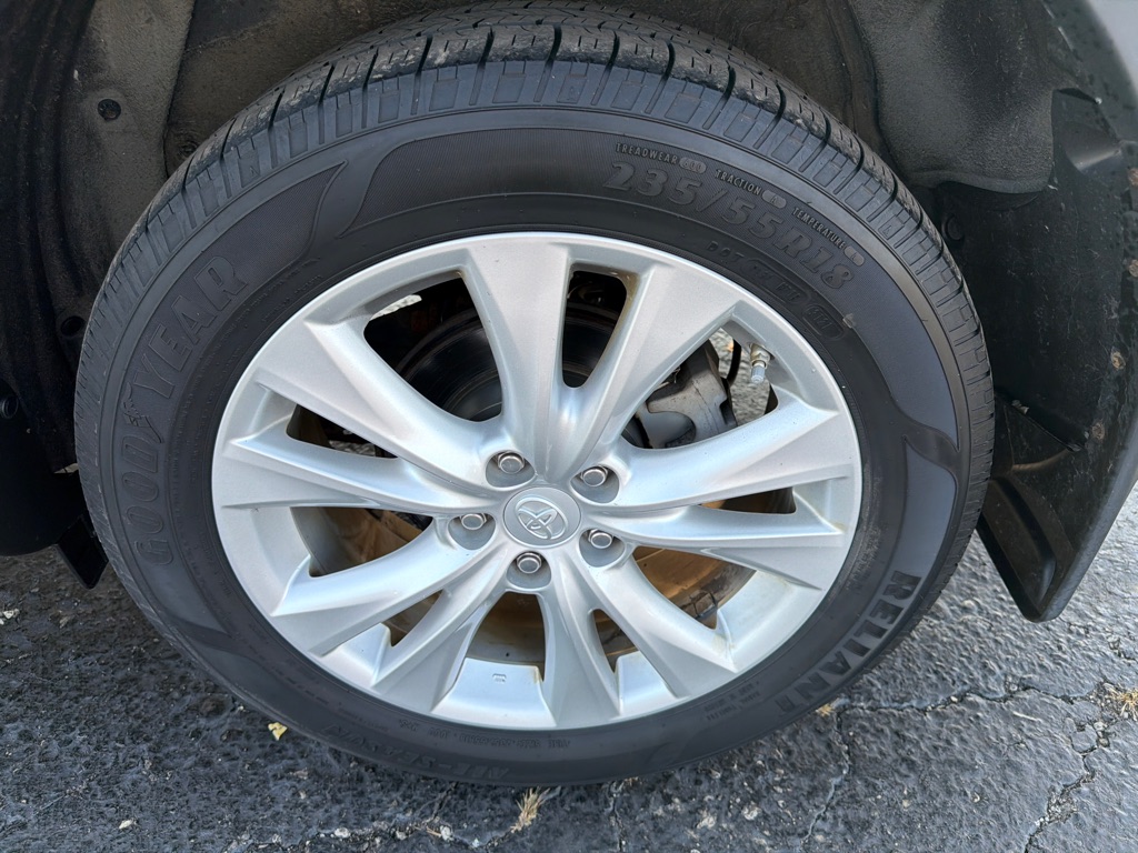 Photo 36 of this TOYOTA RAV4