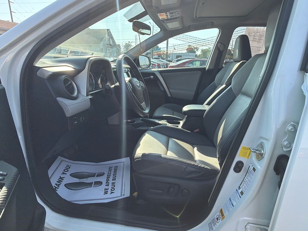 Photo 9 of this TOYOTA RAV4