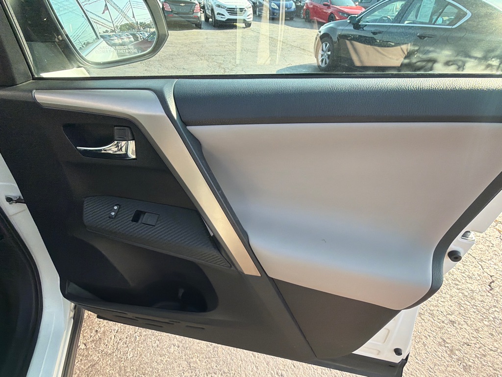 Photo 16 of this TOYOTA RAV4
