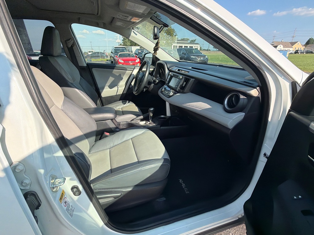 Photo 14 of this TOYOTA RAV4