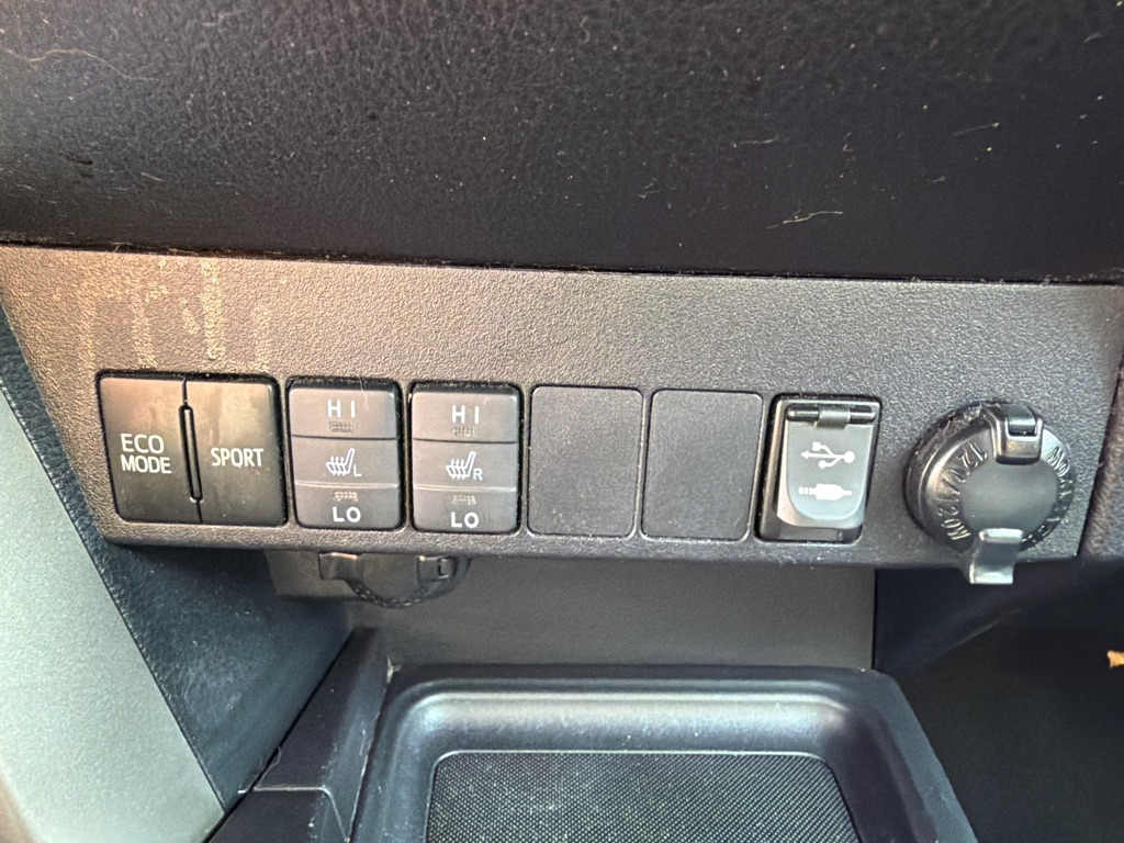 Photo 25 of this TOYOTA RAV4