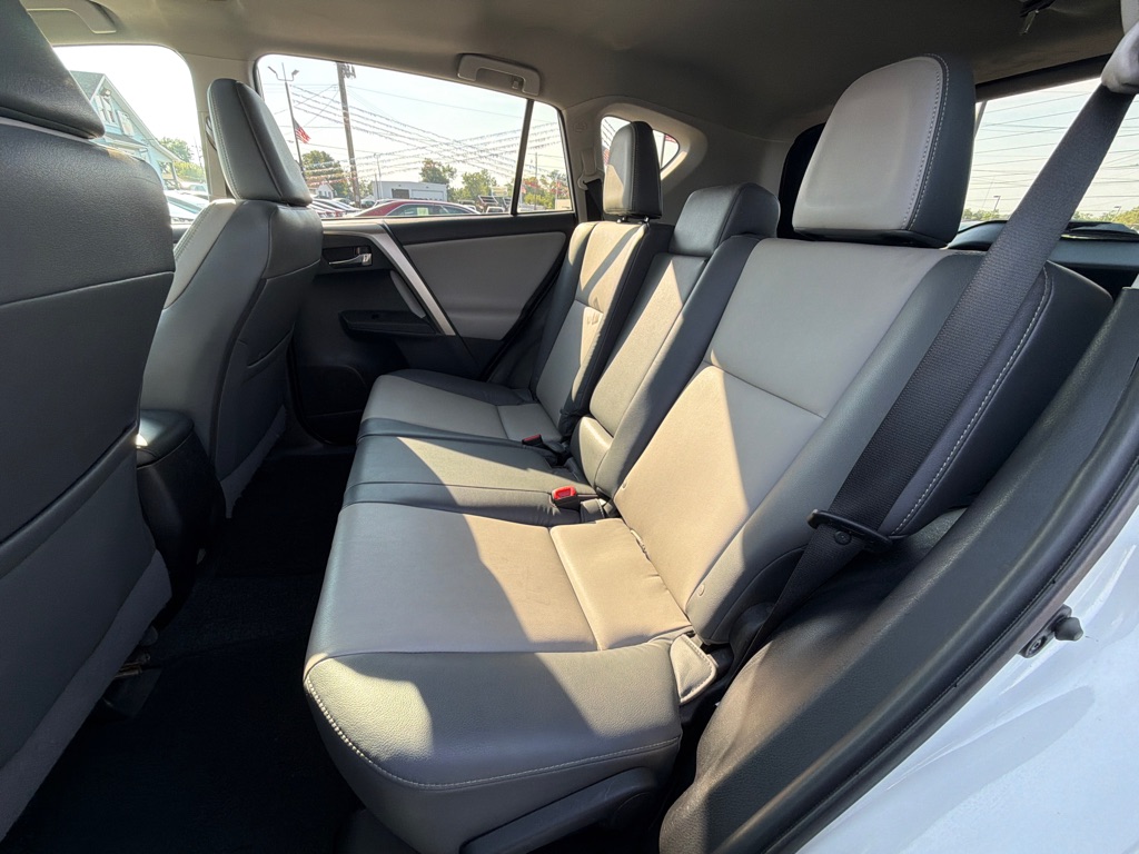 Photo 28 of this TOYOTA RAV4