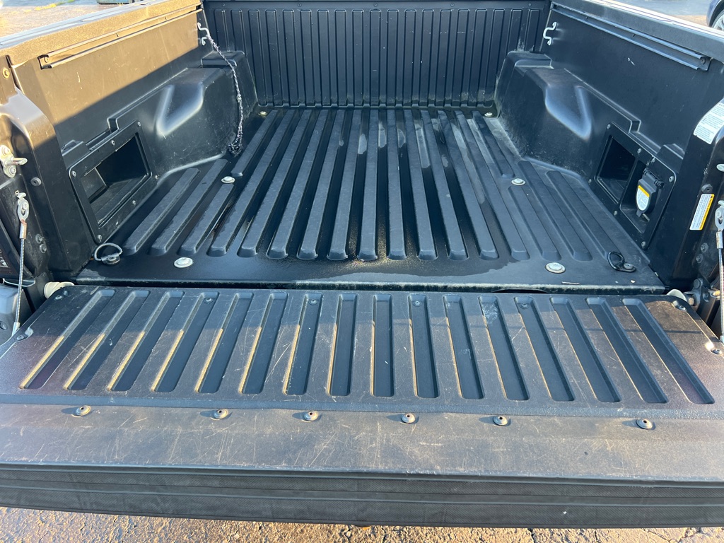 Photo 21 of this TOYOTA TACOMA