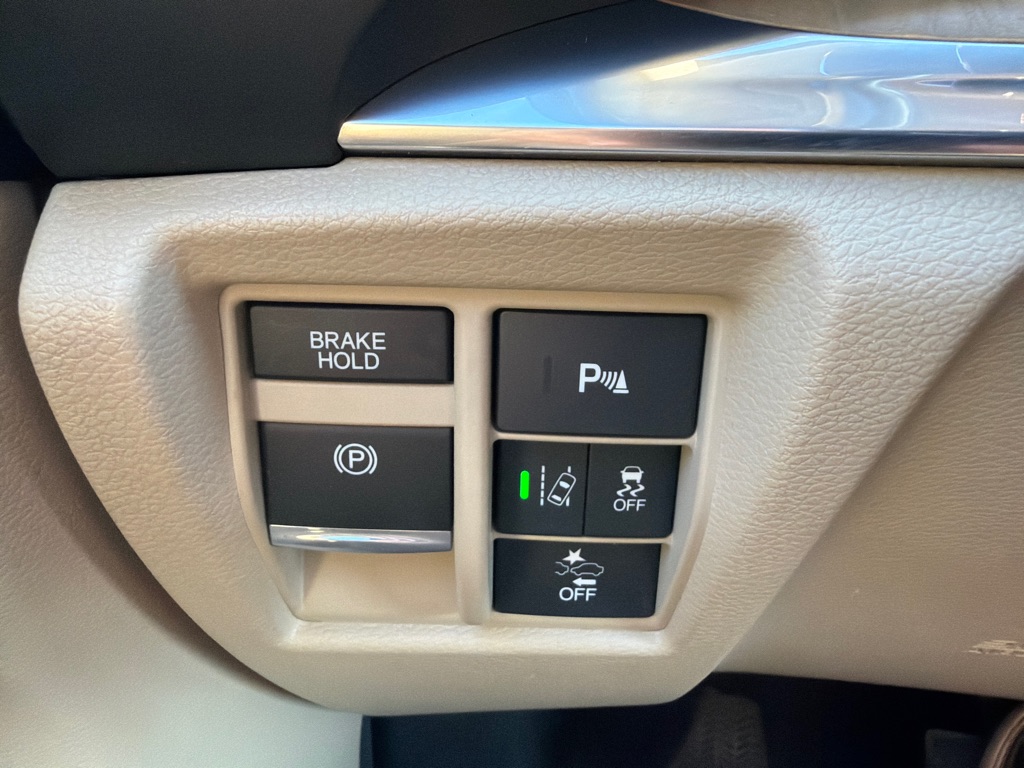 Photo 28 of this ACURA MDX