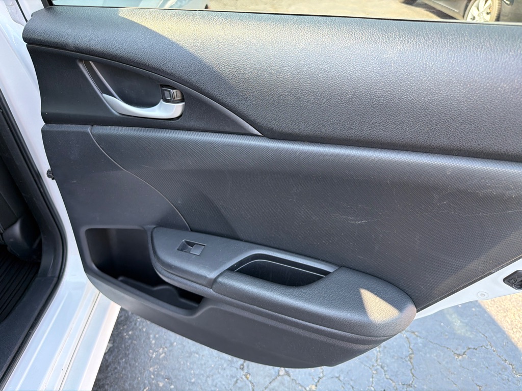 Photo 32 of this HONDA CIVIC