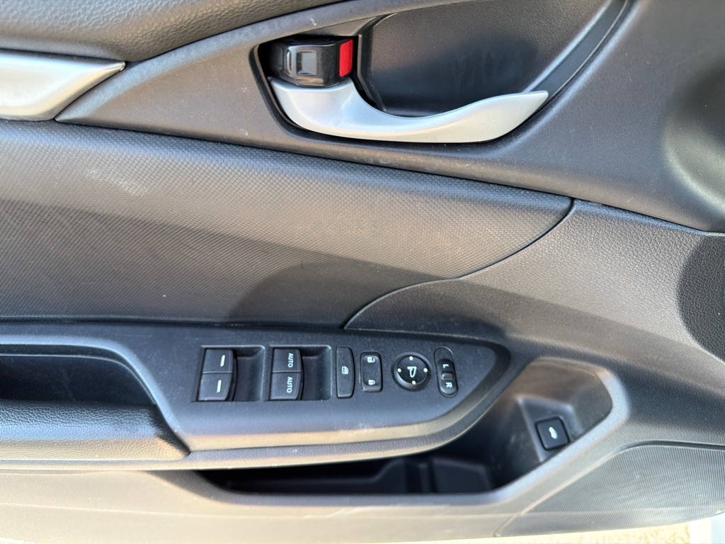 Photo 12 of this HONDA CIVIC