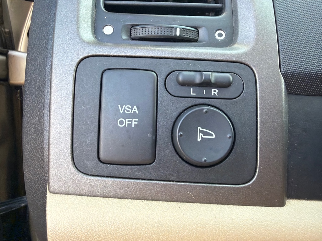 Photo 25 of this HONDA CR-V