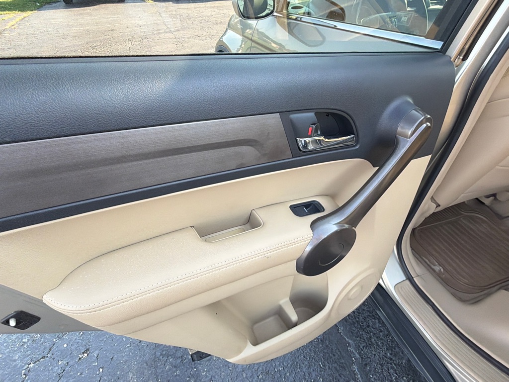 Photo 28 of this HONDA CR-V