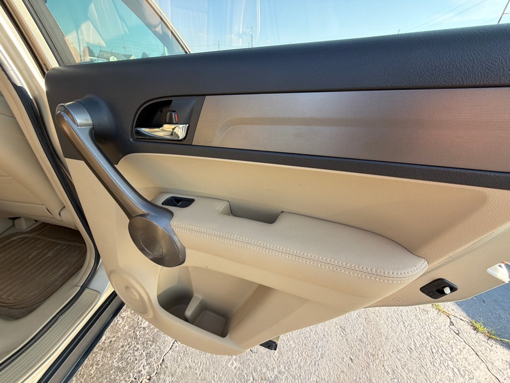 Photo 31 of this HONDA CR-V