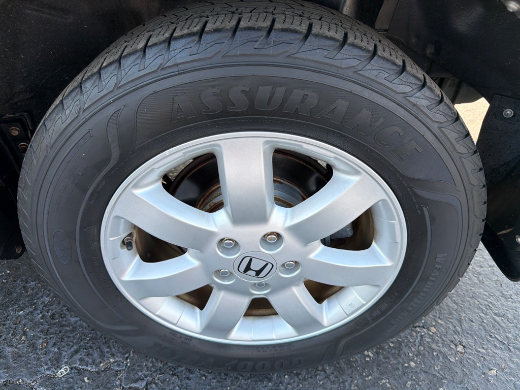 Photo 36 of this HONDA CR-V