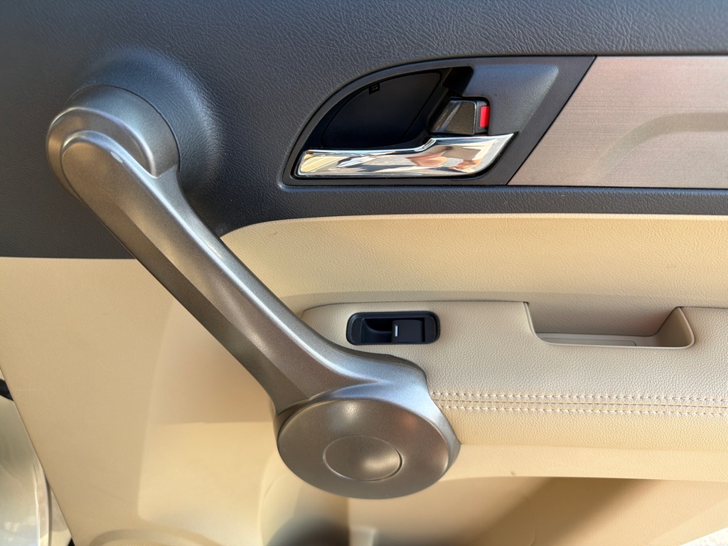Photo 32 of this HONDA CR-V