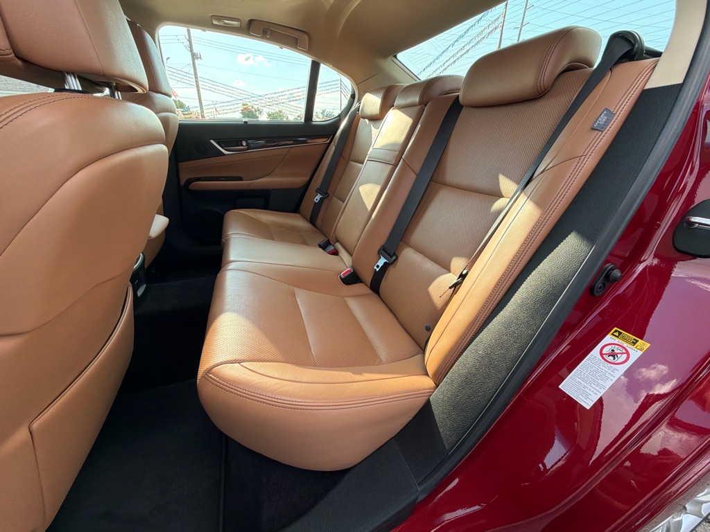 Photo 25 of this LEXUS GS