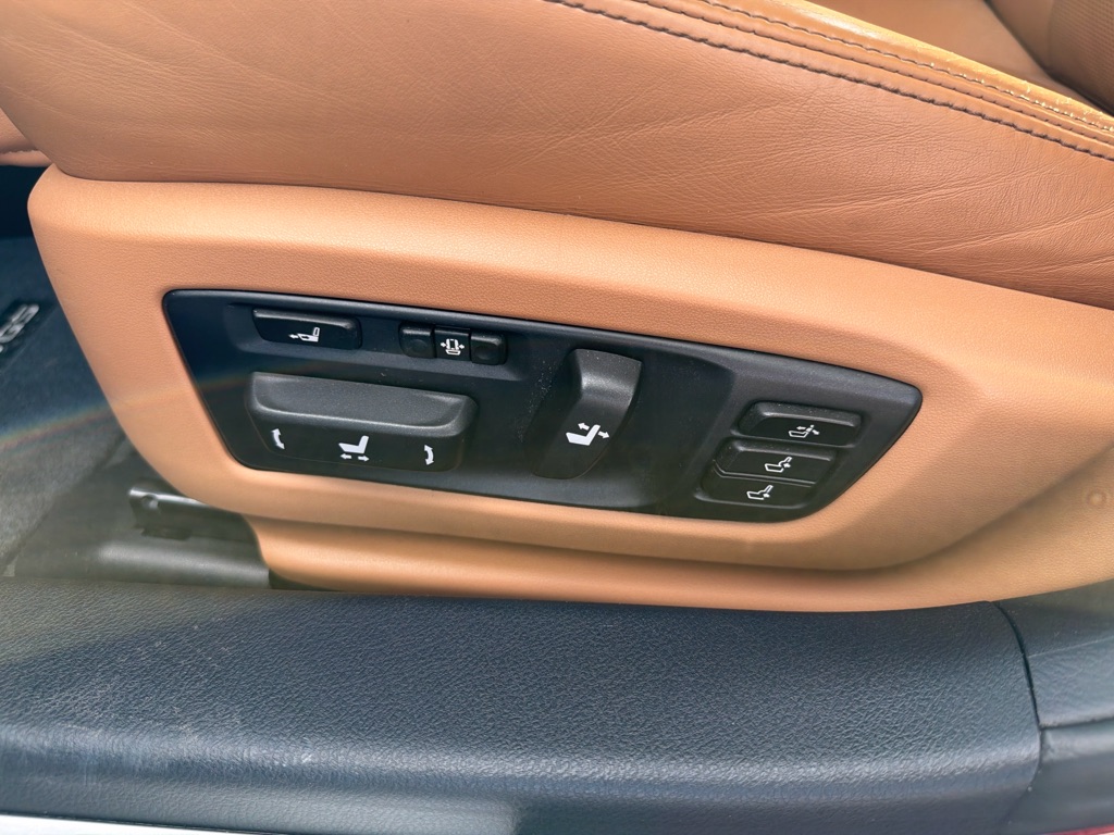 Photo 8 of this LEXUS GS