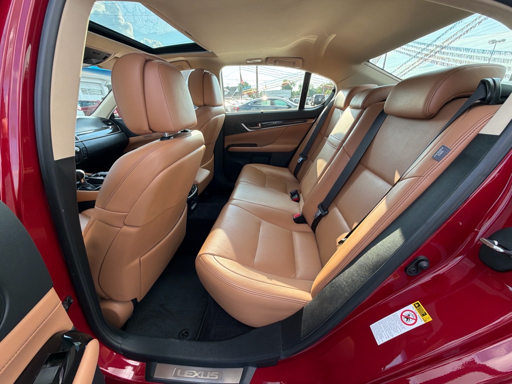 Photo 24 of this LEXUS GS