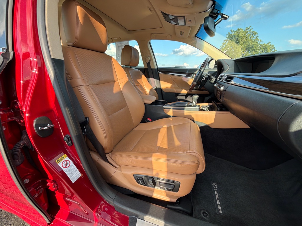 Photo 11 of this LEXUS GS