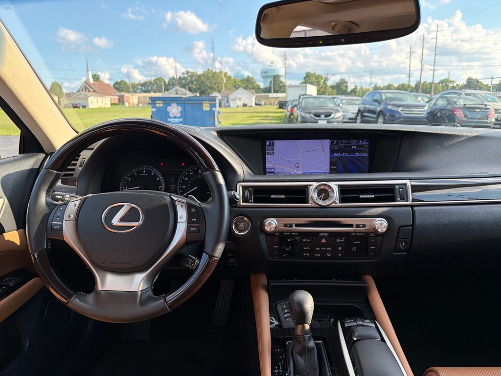 Photo 16 of this LEXUS GS