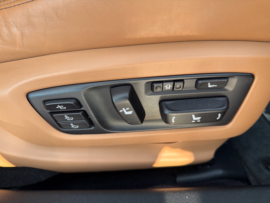 Photo 12 of this LEXUS GS