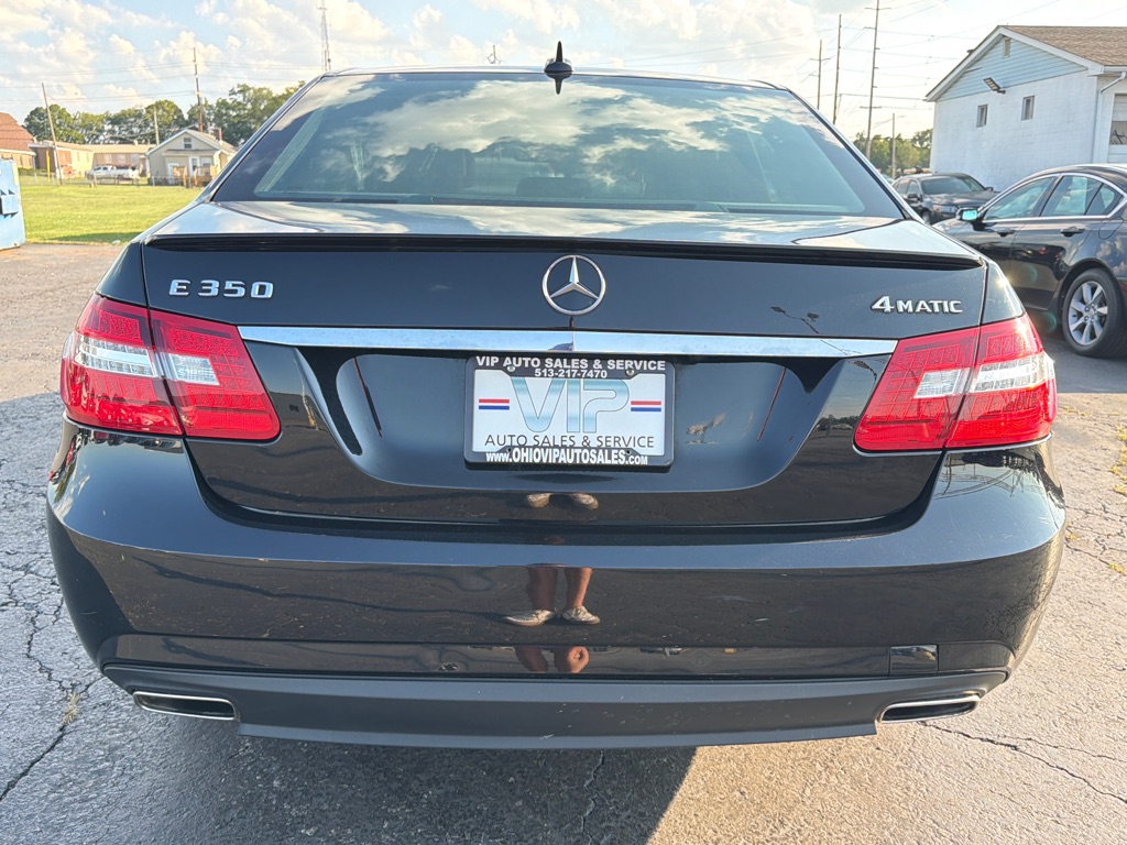 Photo 6 of this MERCEDES-BENZ E-CLASS