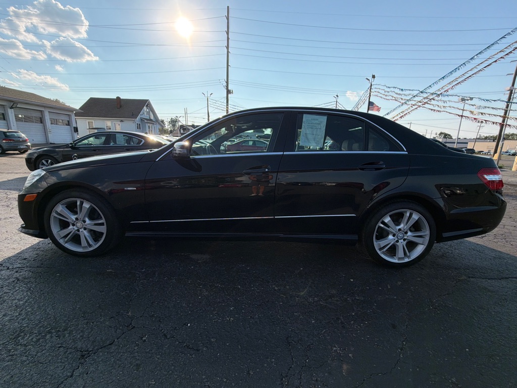 Photo 4 of this MERCEDES-BENZ E-CLASS
