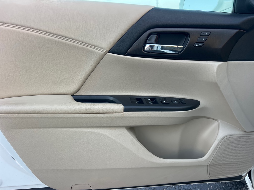 Photo 11 of this HONDA ACCORD