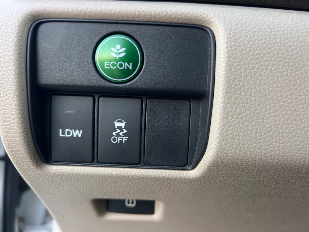 Photo 29 of this HONDA ACCORD