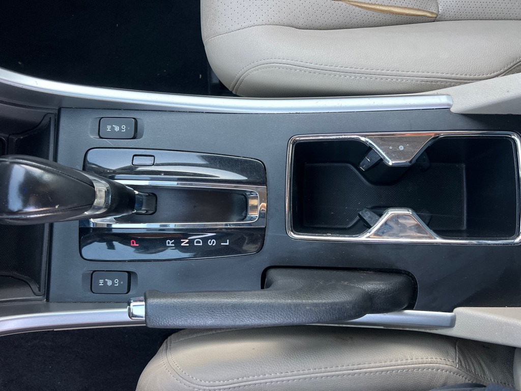 Photo 36 of this HONDA ACCORD