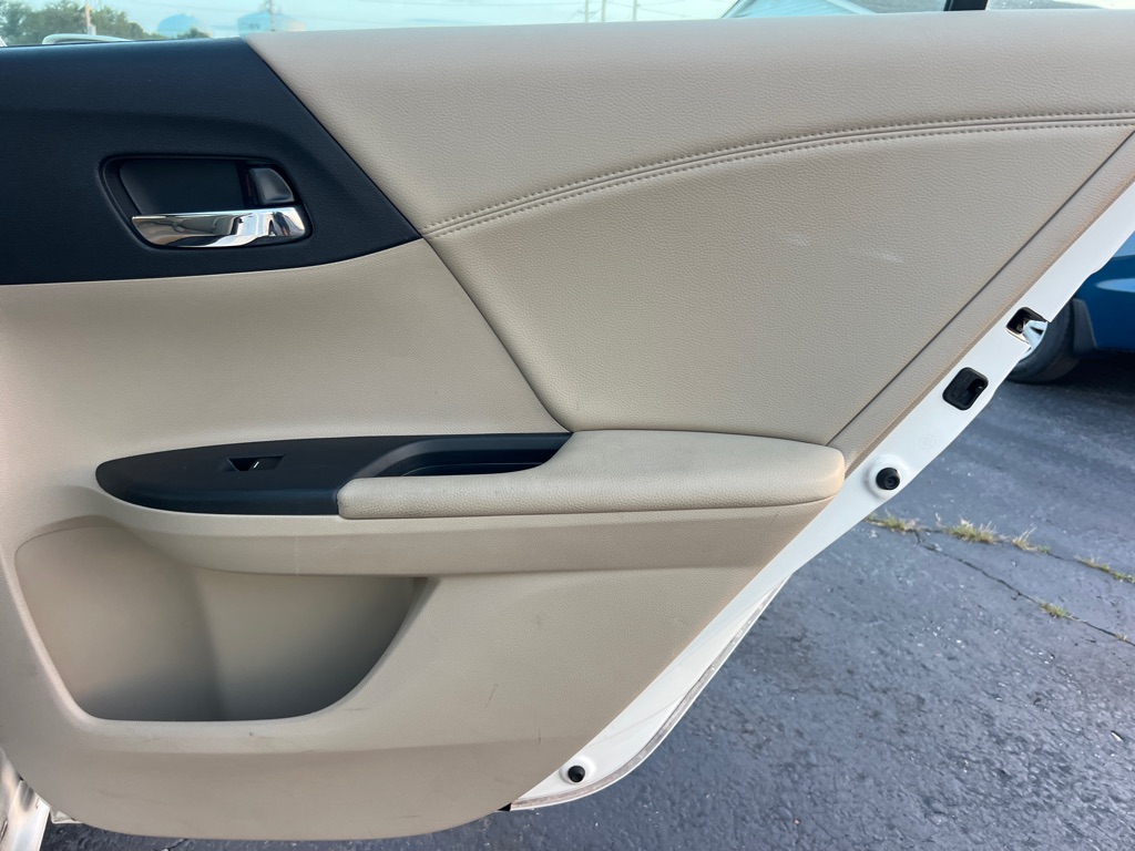 Photo 16 of this HONDA ACCORD