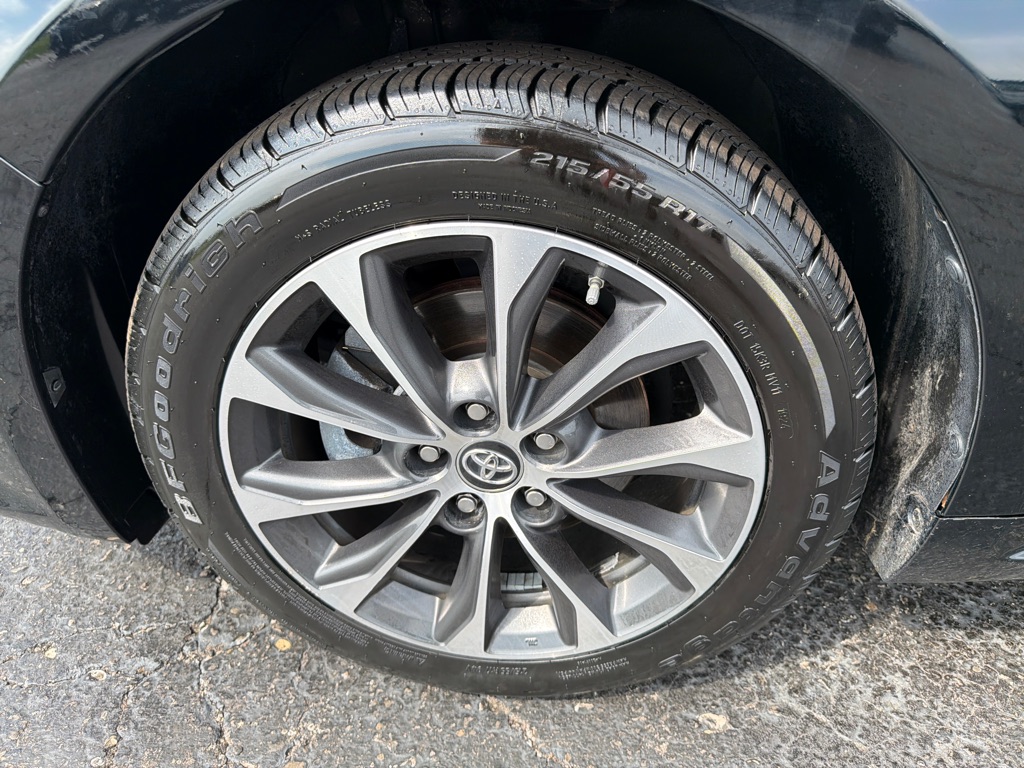 Photo 33 of this TOYOTA AVALON