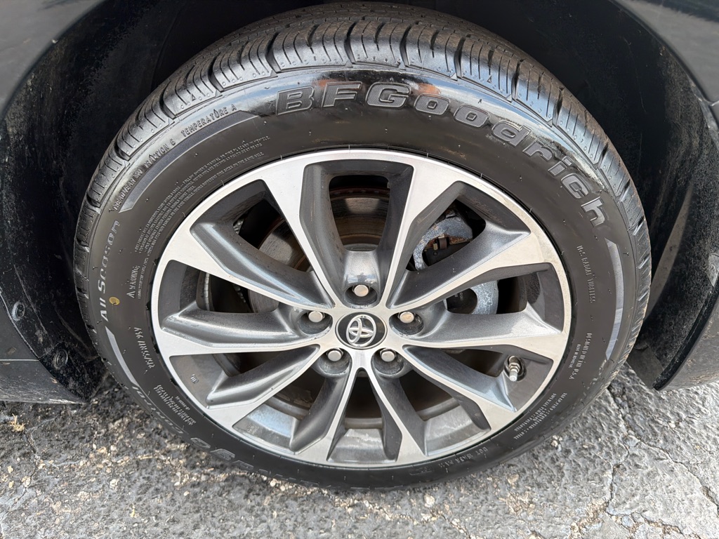 Photo 35 of this TOYOTA AVALON
