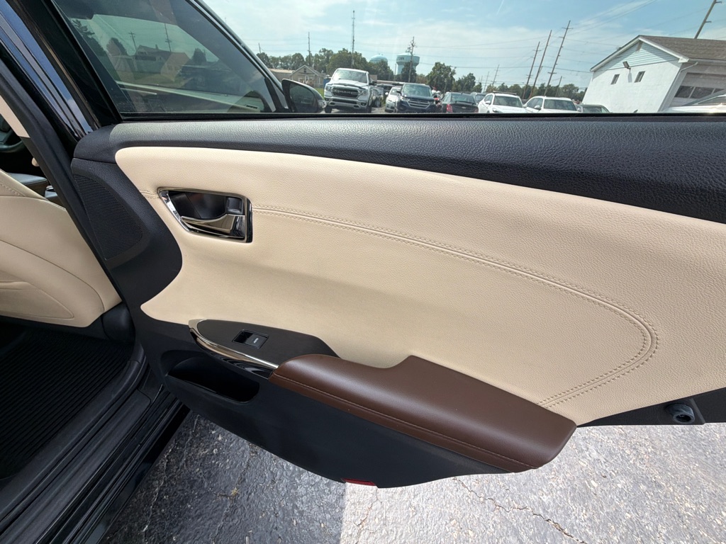 Photo 29 of this TOYOTA AVALON