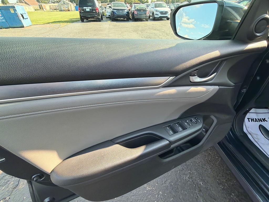 Photo 11 of this HONDA CIVIC