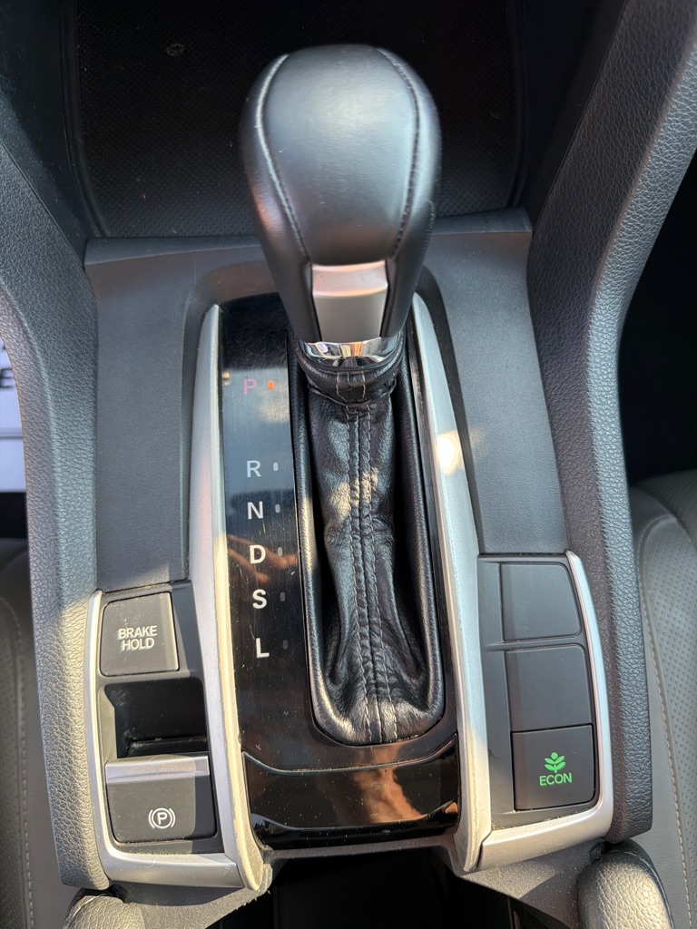 Photo 22 of this HONDA CIVIC