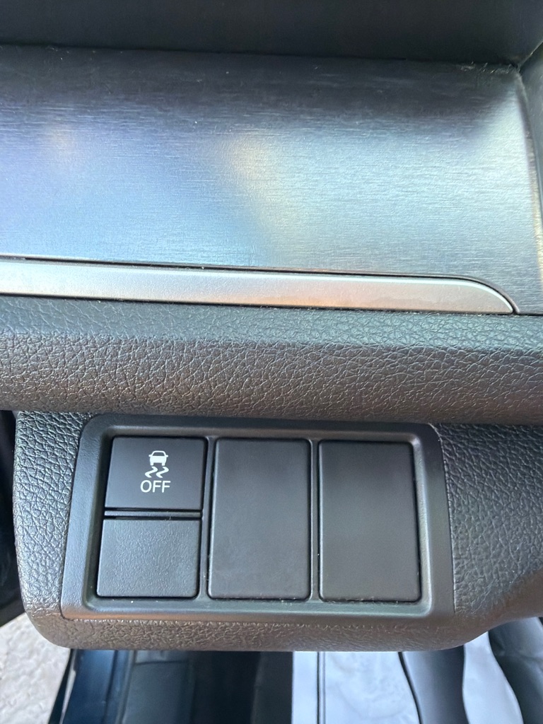Photo 24 of this HONDA CIVIC