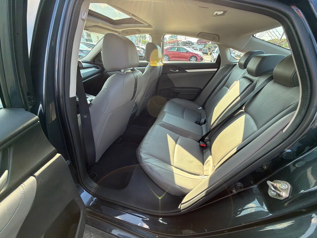 Photo 26 of this HONDA CIVIC