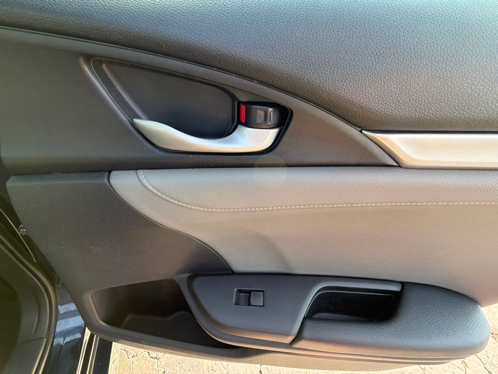 Photo 33 of this HONDA CIVIC