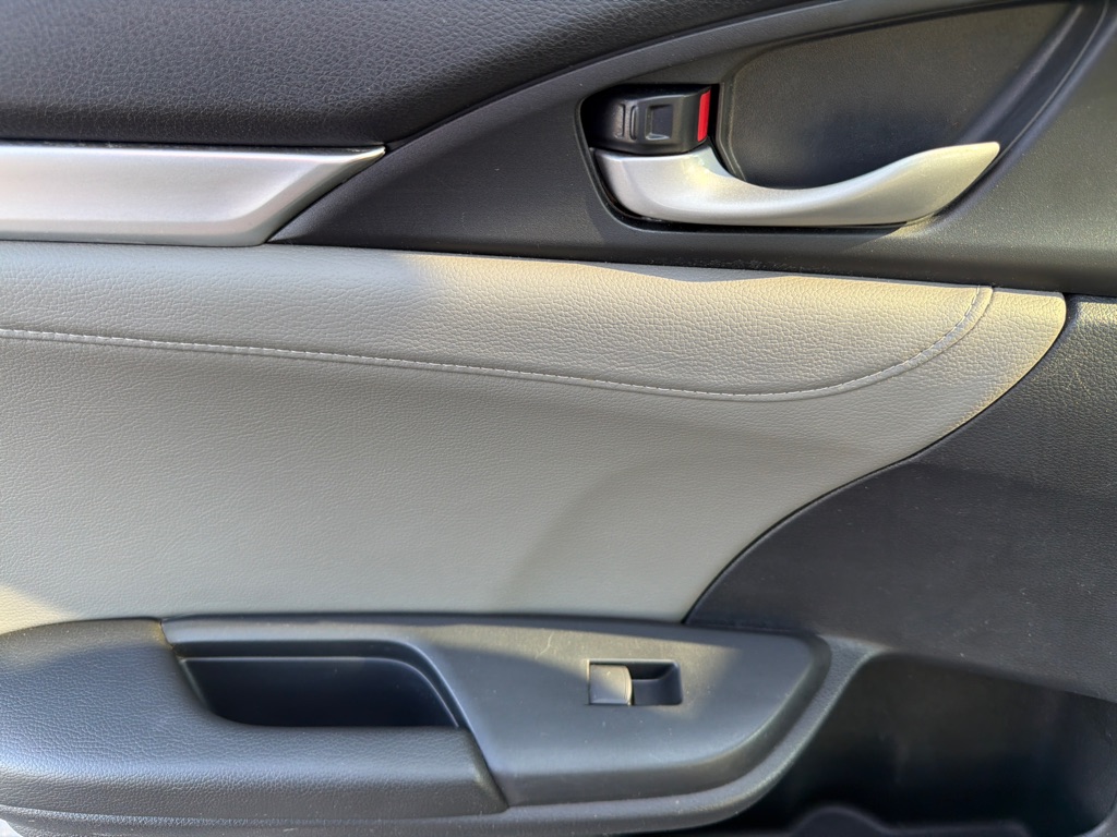 Photo 29 of this HONDA CIVIC