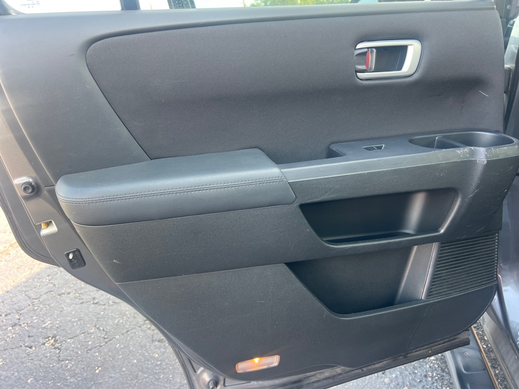 Photo 12 of this HONDA PILOT